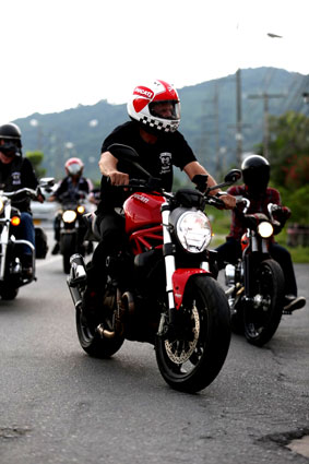 Pattaya Ducati & Harley Davidson of Pattaya visit the Camillian Social Center on the Sunday 9th of October 2016.