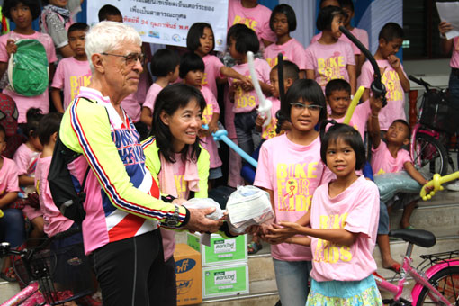 The TCHA join forces with the Central Festival Pattaya too help he children of the Camillian Social Center Rayong who are living with HIV/AIDS. 