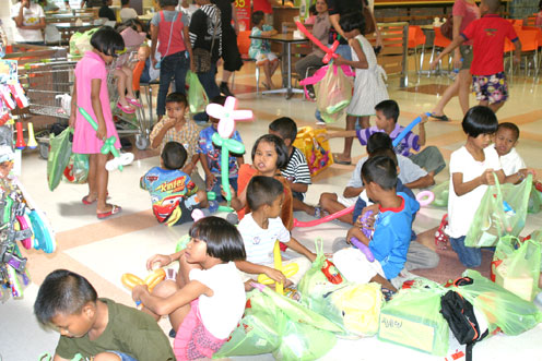 Christmas Shopping for the Kids at the Camillian Social Center Rayong at BIG C Rayong.