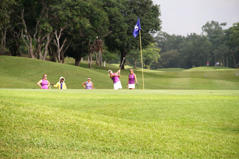 The 6th annual Divetide round of Golf was held on Saturday the 4th of October 2014 with the proceeds going to the Camillian Social Center Rayong to help the children living with HIV/AIDS.