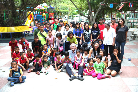 On the 16th of August 2015 Fredrick Geiler, Khun Ta & Khun Pornpen Floeth joint together to treat the children of The Camillian Social Center Rayong to a BBQ at our Child Care Center.