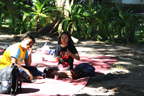 Children living with HIV/AIDS from The Camillian Social Center Rayong On 16th FEBRUARY 2020 Larissa Viravaidya Stillman VINVITED THE CHILDREN TO HER HOUSE ON THE BEACH