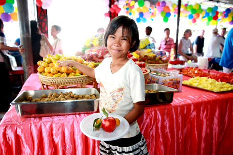 The children living with HIV/AIDS from the Camillian Center Rayong are treated to an afternoon party by Gary of The Rolling LIVE 2 BAR walking street Pattaya. 